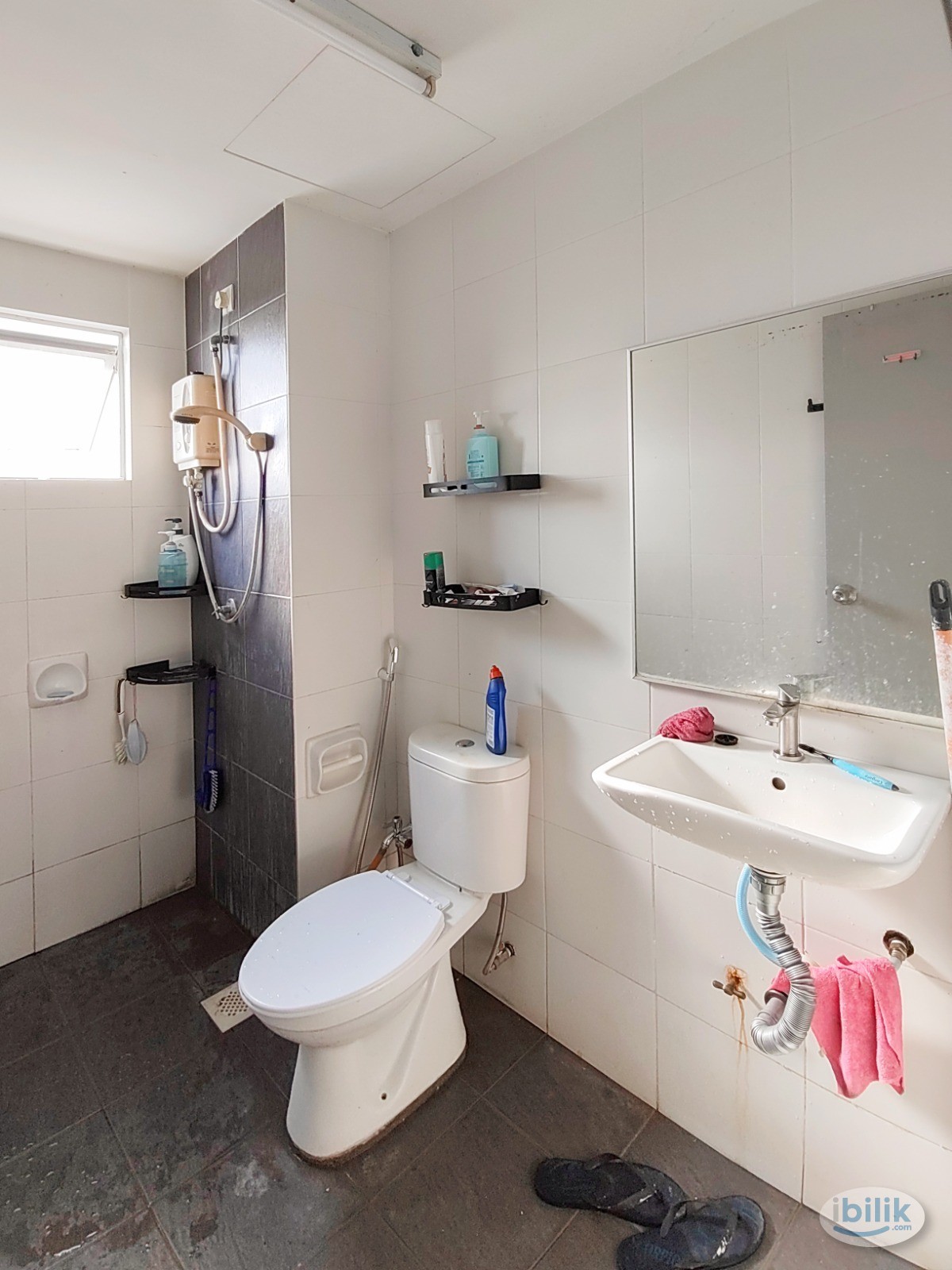 Image 5 of [NEAR MRT KOTA DAMANSARA] Middle room with Aircond & Window for Rent at Casa Residenza - Room rental in 