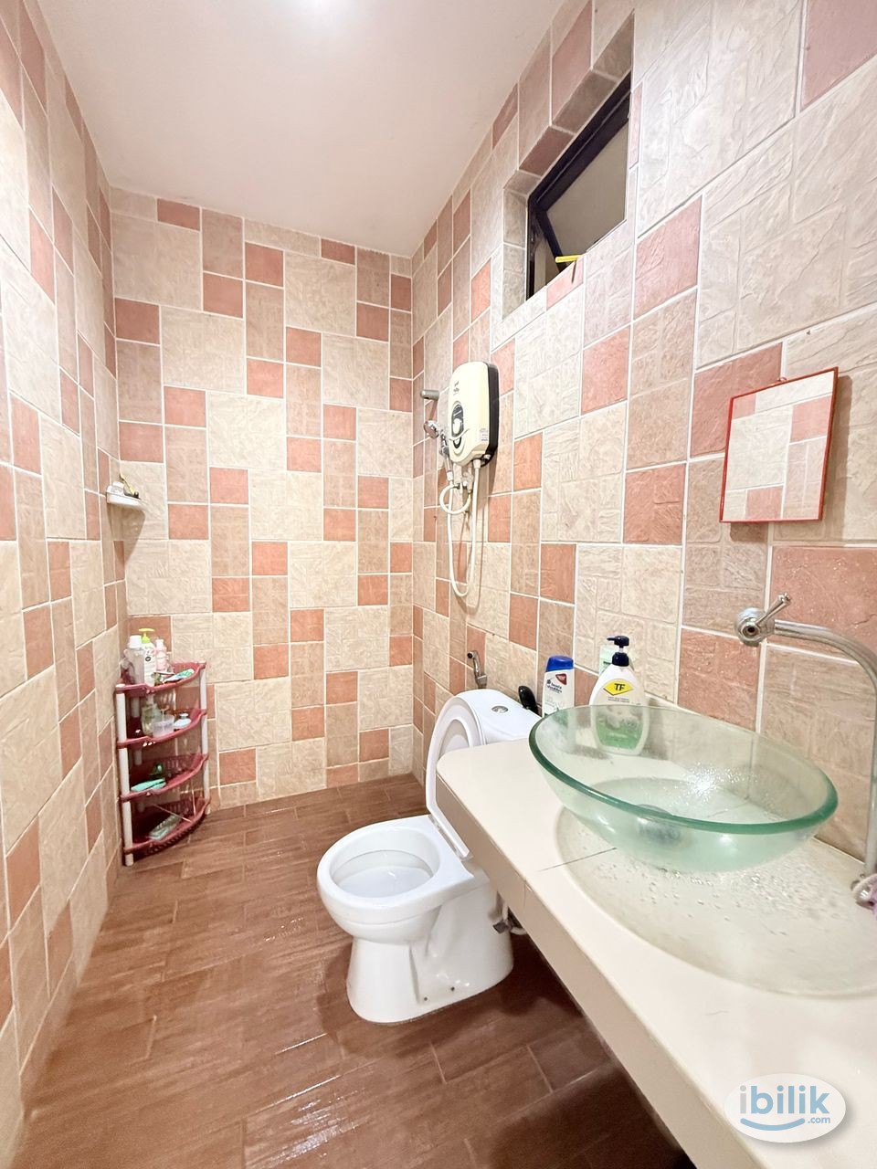 Image 2 of NO FEE & ZERO DEPOSIT NEAR LRT TAMAN BAHAGIA,SEA PARK😍🔥‼️Master Room With Private Bathroom🛜Free Wifi&Aircond🚗🔥Paradigm Mall,SS2 Night Market😉 - Room rental in 
