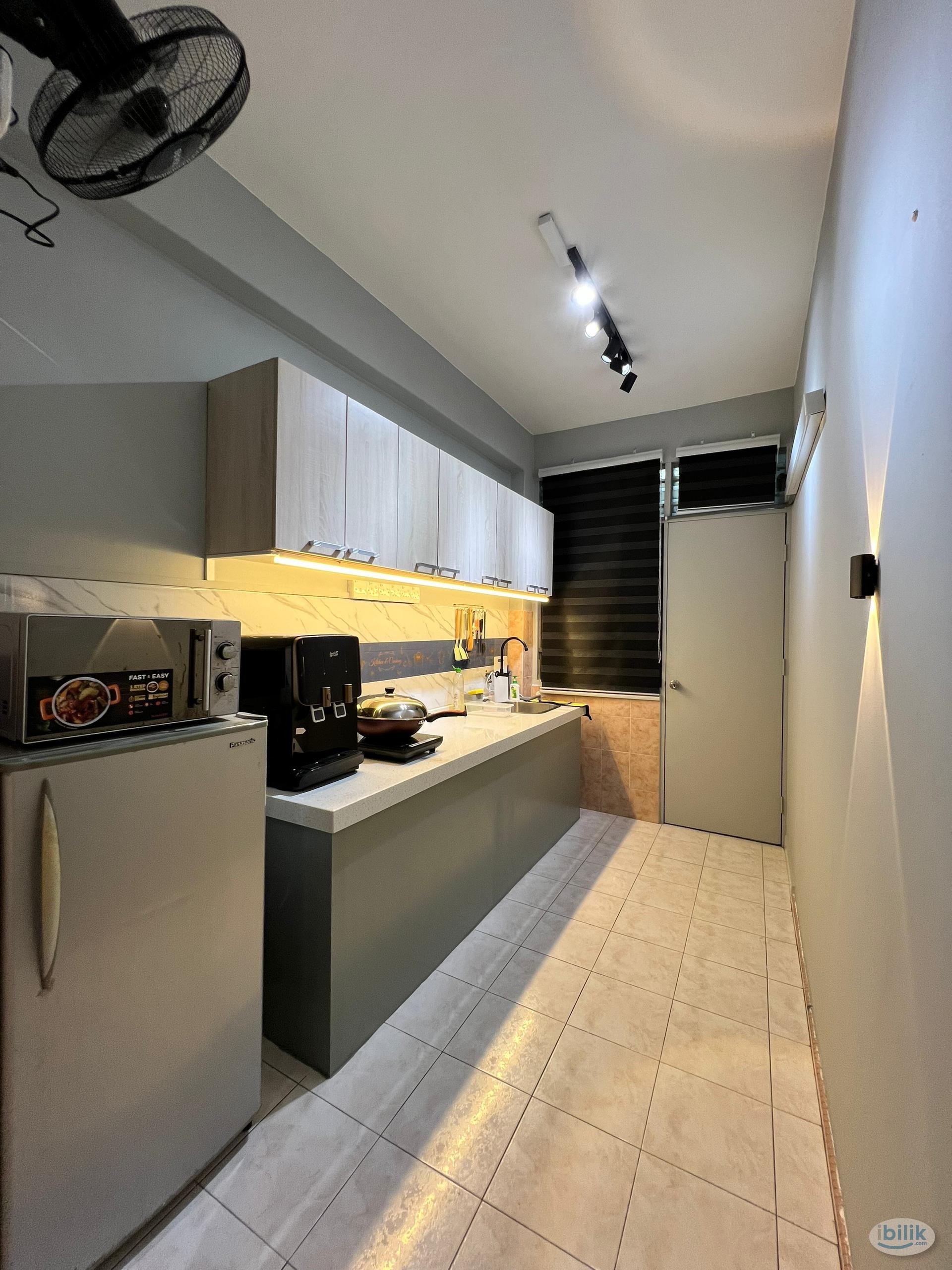 Image 4 of Middle Room at Taman Bukit Beruang Utama, Bukit Beruang - Room rental in 