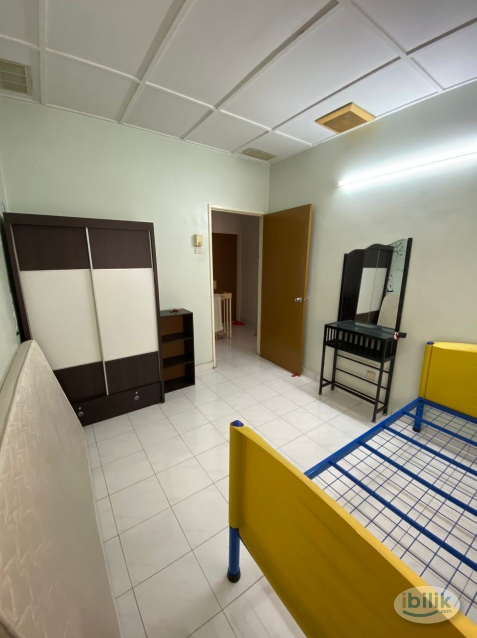 Image 1 of Middle Room at Double Storey house Pandan Perdana - Room rental in 