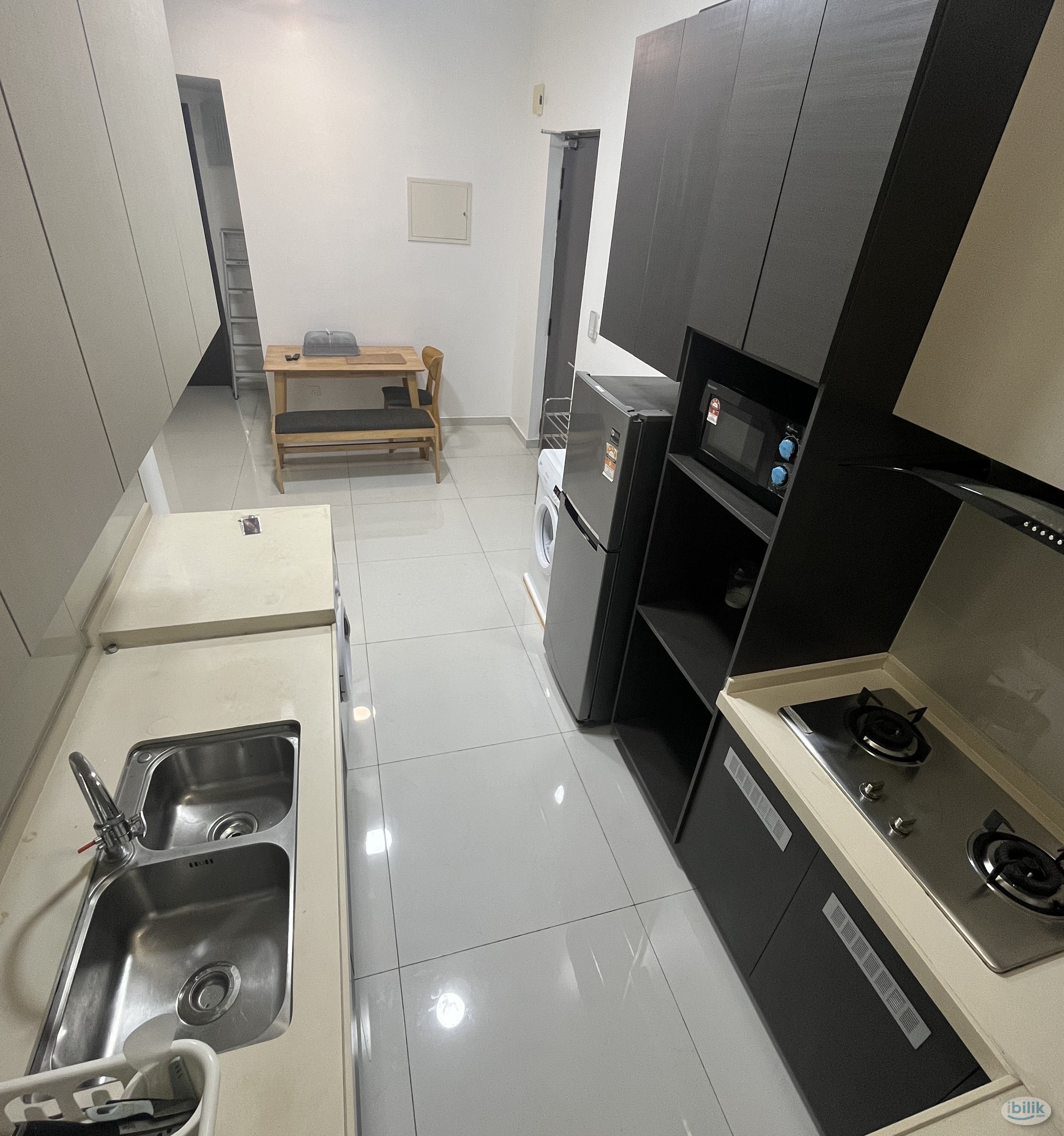 Image 4 of ❌ Agent Fees | 7km to CIQ with Direct Bus | Amberside | Balcony Room | Walking distance to beach 🤩 - Room rental in 