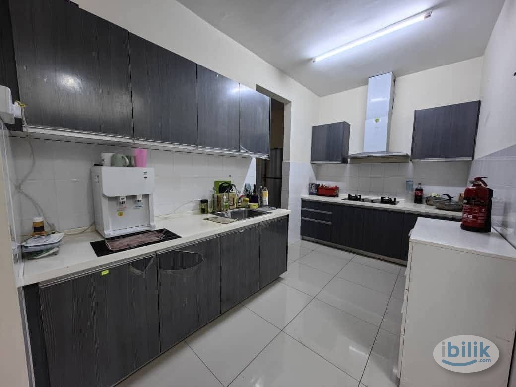 Image 1 of E0906 R2 Middle Room at Koi Tropika, Puchong - Room rental in 