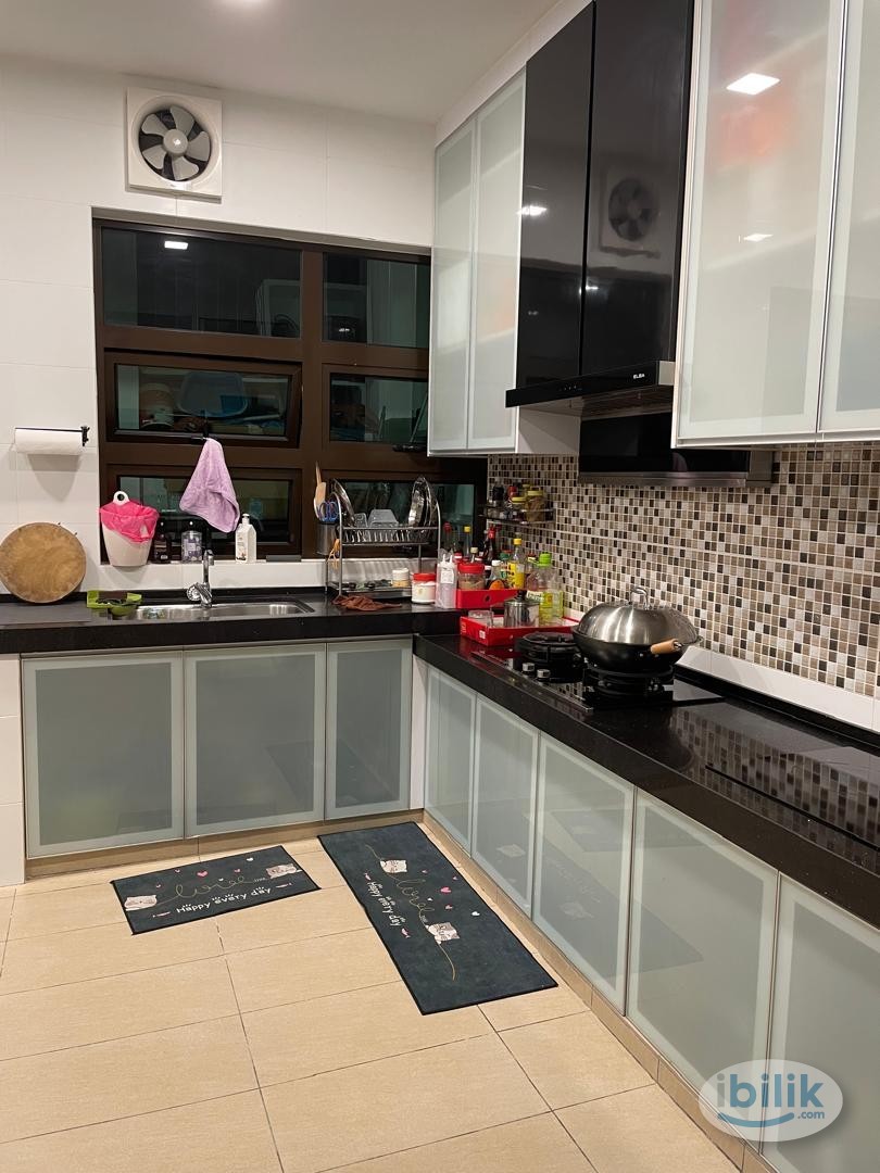 Image 1 of Middle Room at Melawati, Ampang - Room rental in 