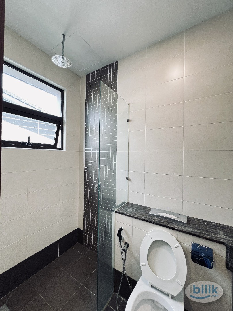 Image 4 of Middle Room at Melawati, Ampang - Room rental in 