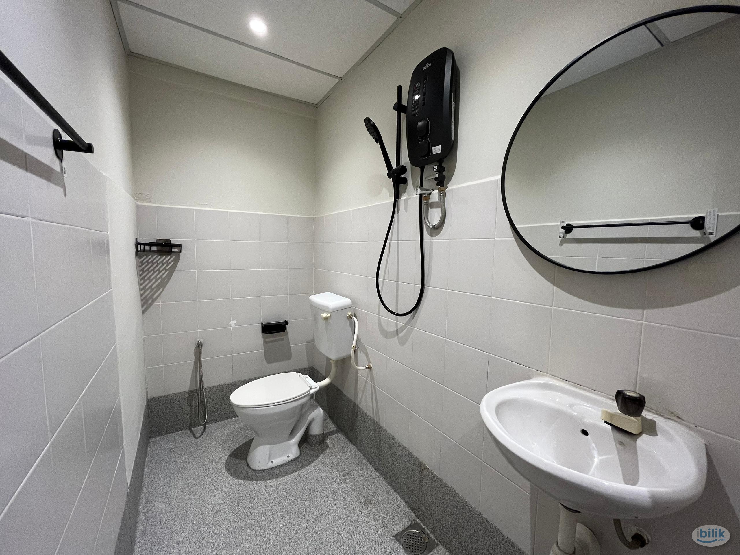 Image 2 of Promo Mid Year 🌙 Zero Depo Room Rent near Bandar Hilir Melaka, Jonker - Room rental in 