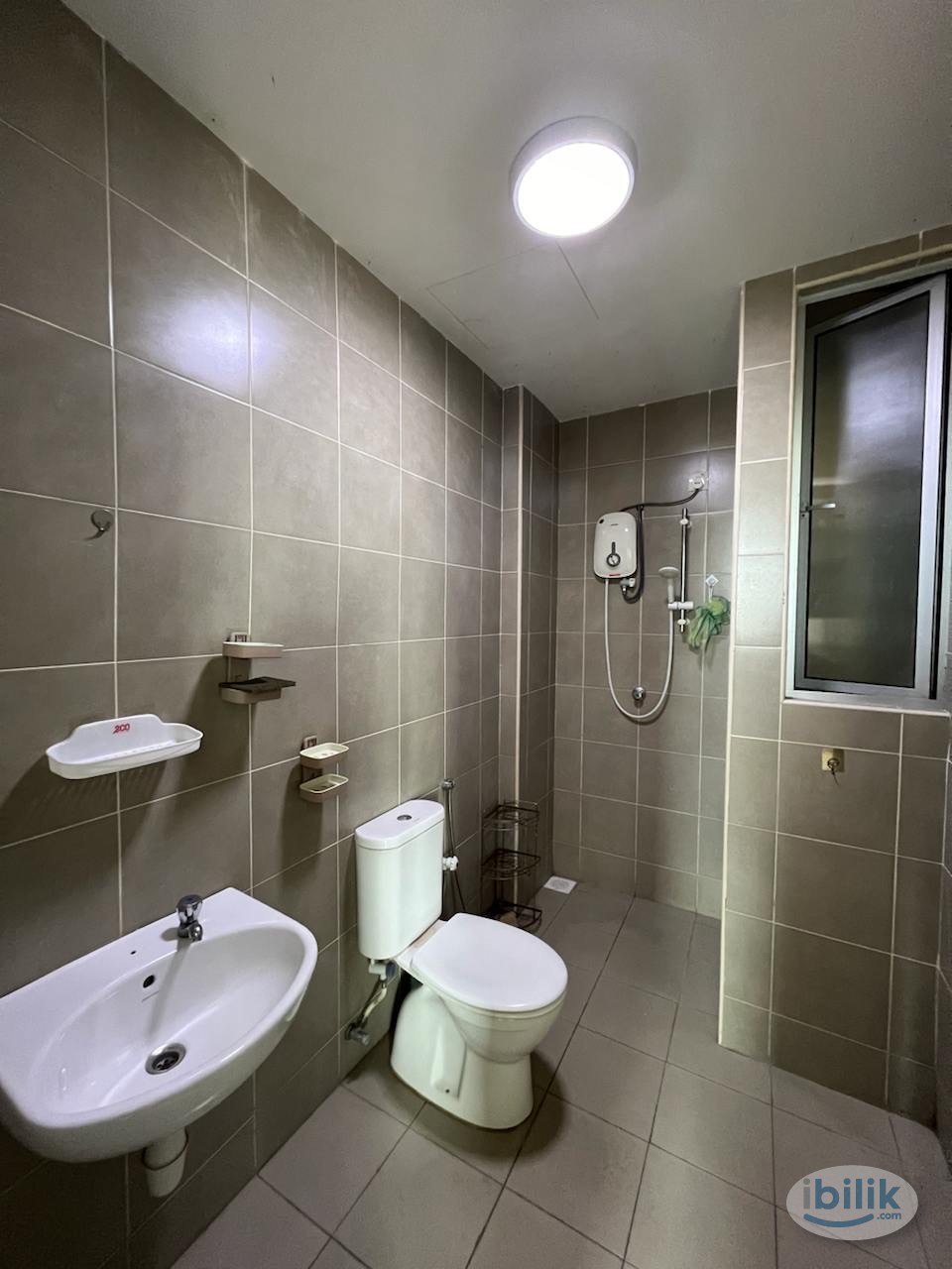 Image 3 of Master Room at Dahlia Park, Butterworth - Room rental in 