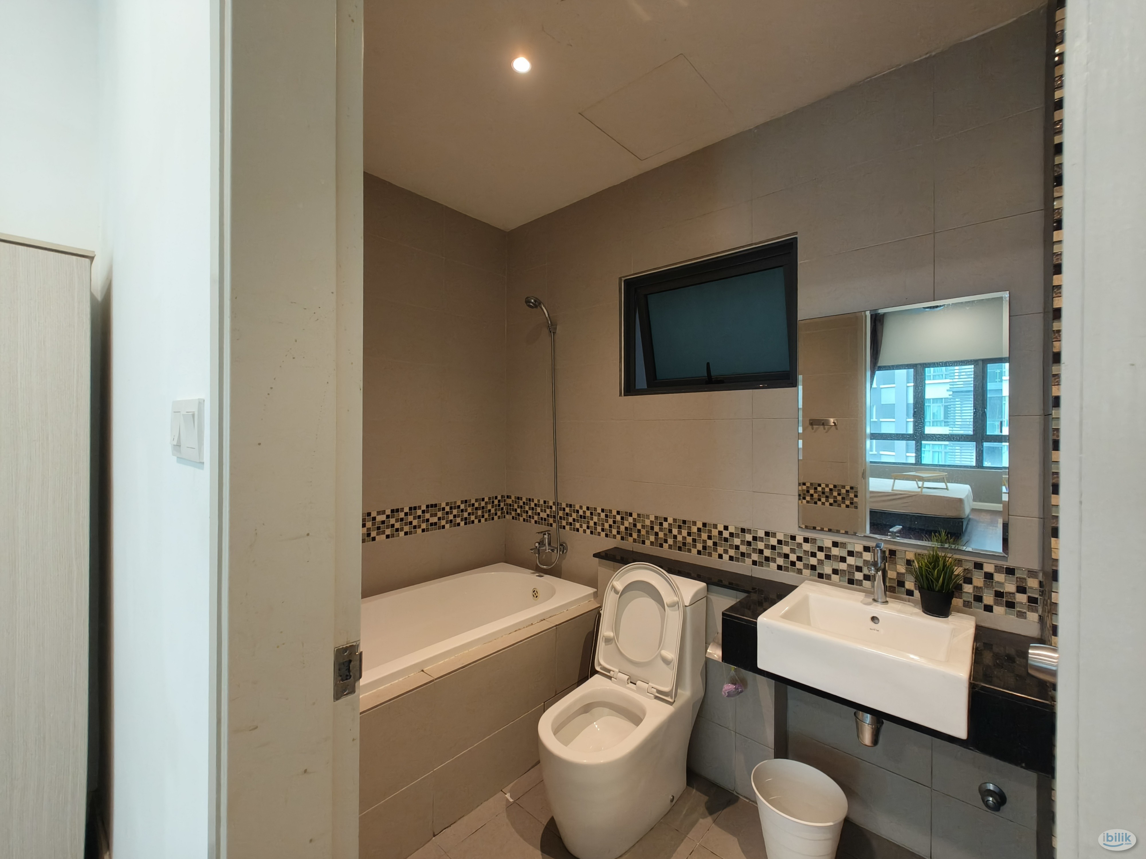 Image 4 of Big room with private bathroom 10km to Mid Valley - Room rental in 