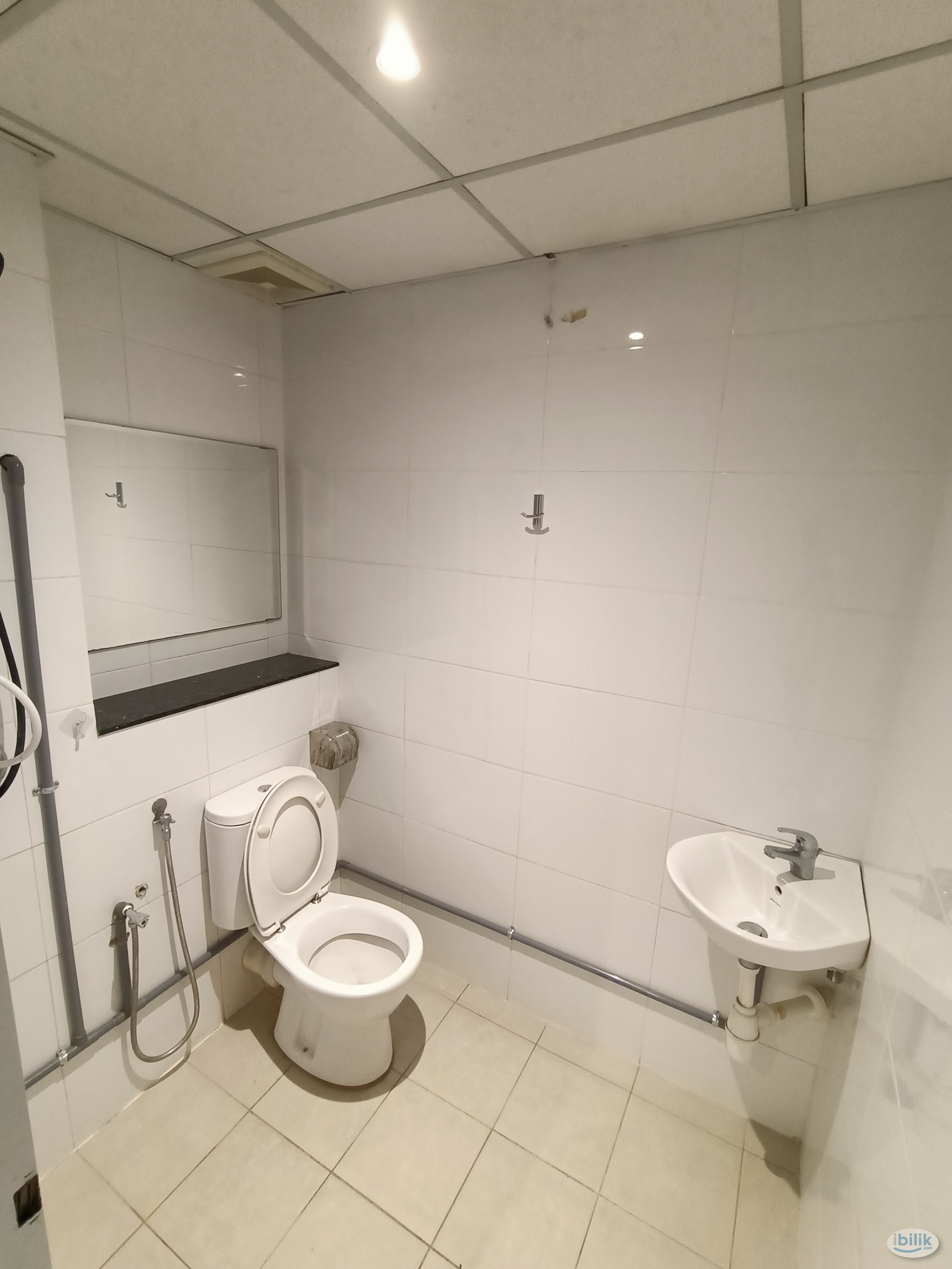Image 4 of Zero Deposit Room with private bathroom @ Pudu near to LRT Pudu, Times Square❗❗ - Room rental in 