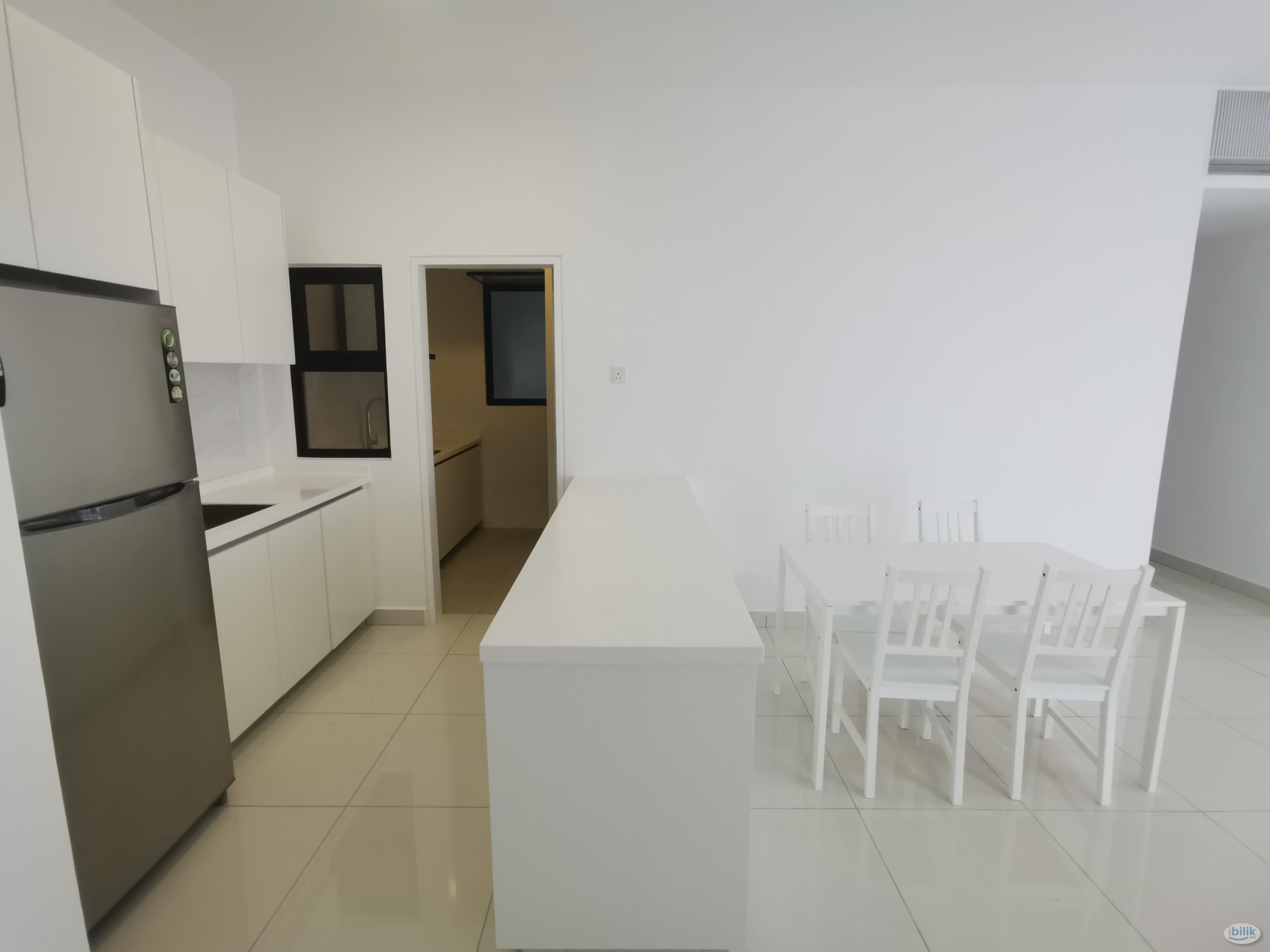 Image 3 of Vertu Resort Condo Aircond middle room include utilities share bathroom MIX GENDER - Room rental in 