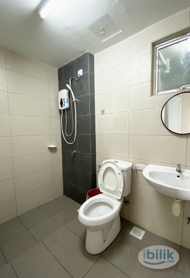 Image 1 of Middle Room at Butterworth, Seberang Perai - Room rental in 