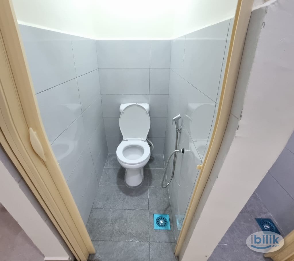 Image 1 of LIMITED TIME OFFER ‼️ Female Unit Room + AirCond + Free WiFi near IOI Puchong LRT - Room rental in 