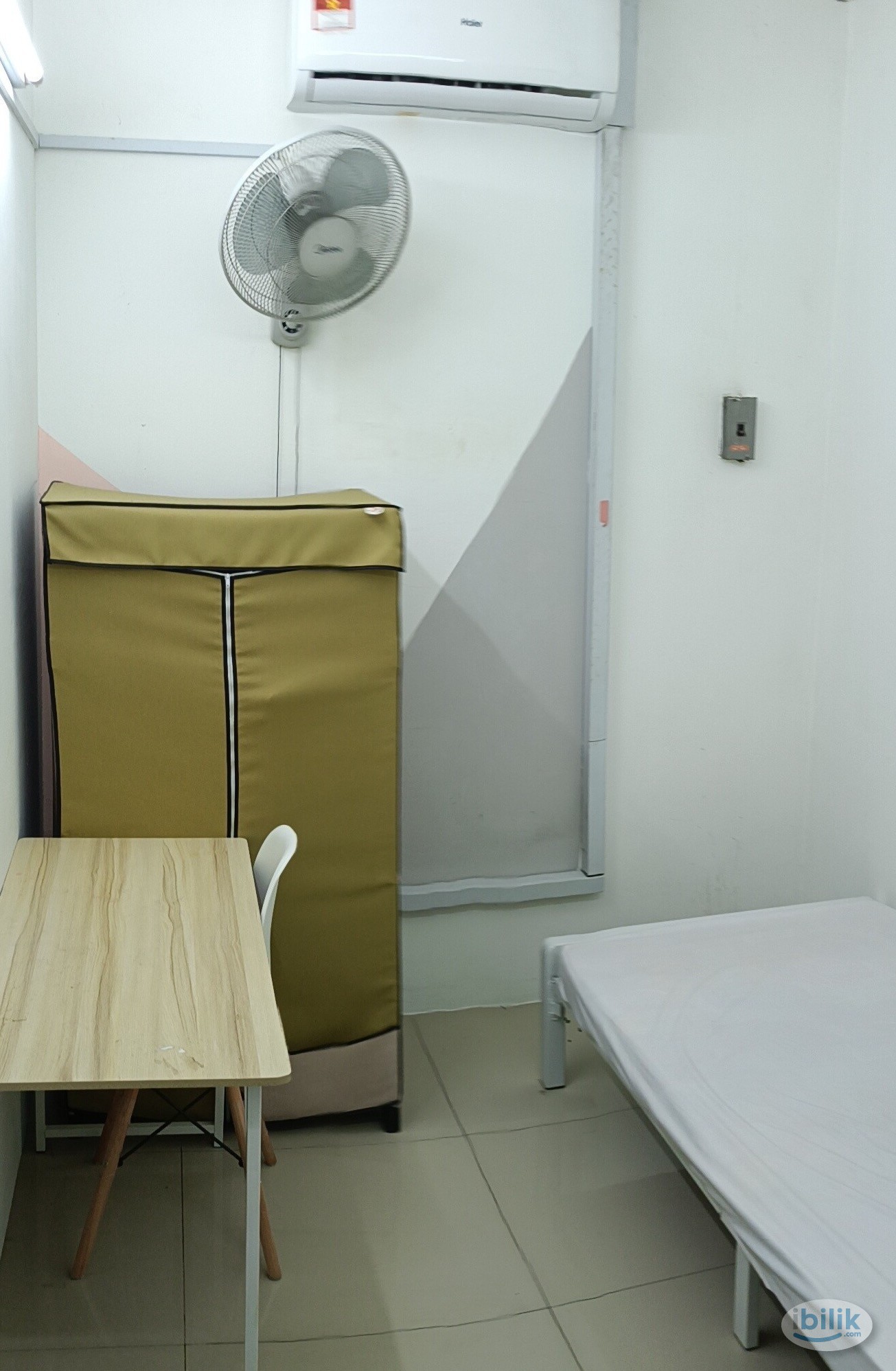 Image 3 of LIMITED TIME OFFER ‼️ Female Unit Room + AirCond + Free WiFi near IOI Puchong LRT - Room rental in 