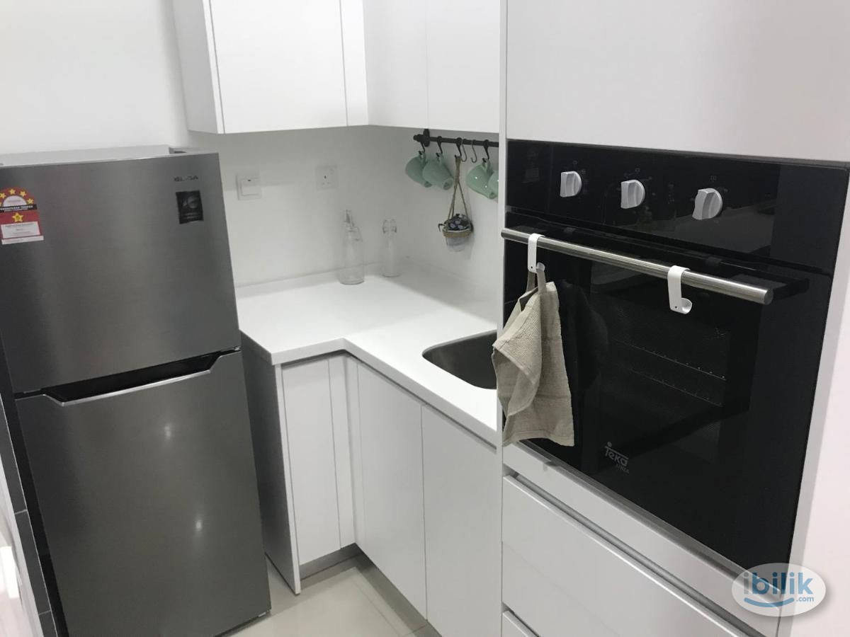 Image 1 of Middle Room at Ritze Perdana 1, Damansara Perdana - Room rental in 