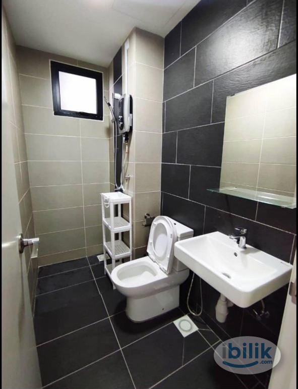 Image 2 of Middle Room at Ritze Perdana 1, Damansara Perdana - Room rental in 