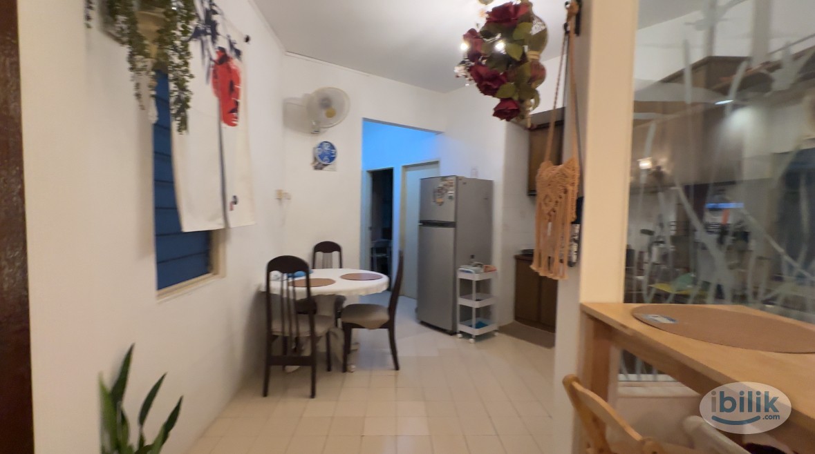 Image 2 of Middle Room at Pearlvue Heights, Tanjung Tokong - Room rental in 