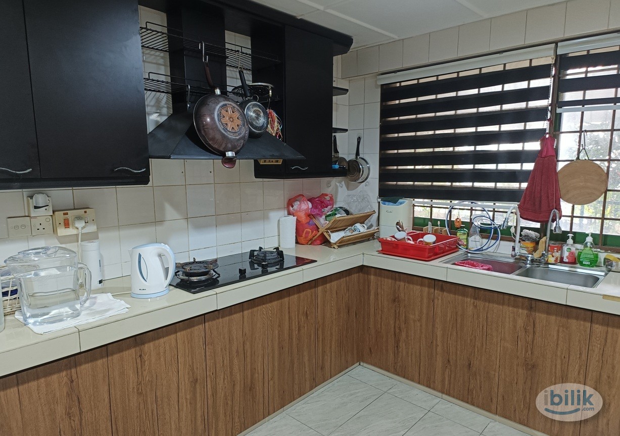 Image 3 of SS12 - Master Bedroom For Rent at Palm Spring Villa - Fully Furnished [Female only] - Room rental in 