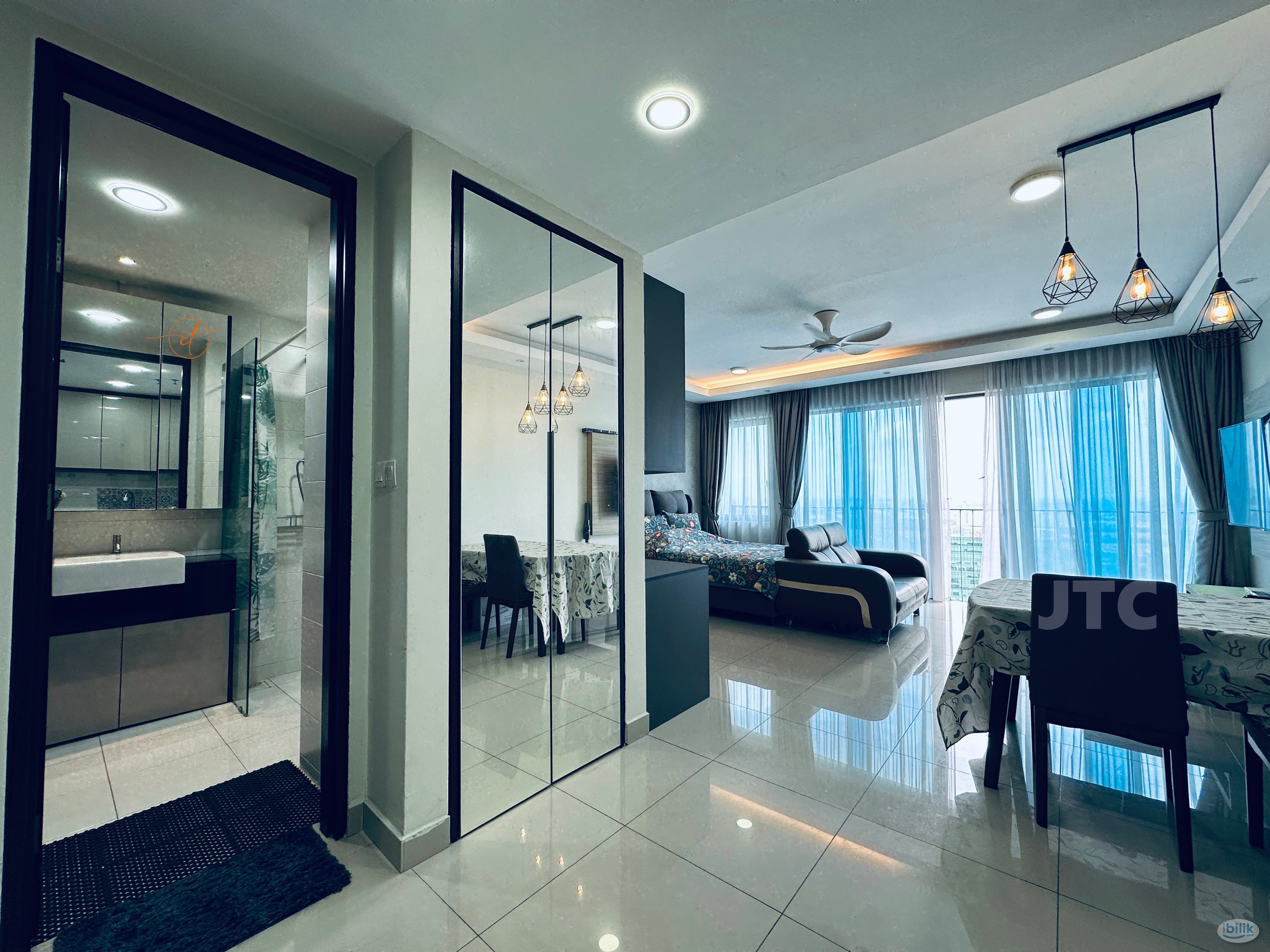 Image 4 of Rumah Cantik Studio at Trefoil, Setia Alam - Room rental in 