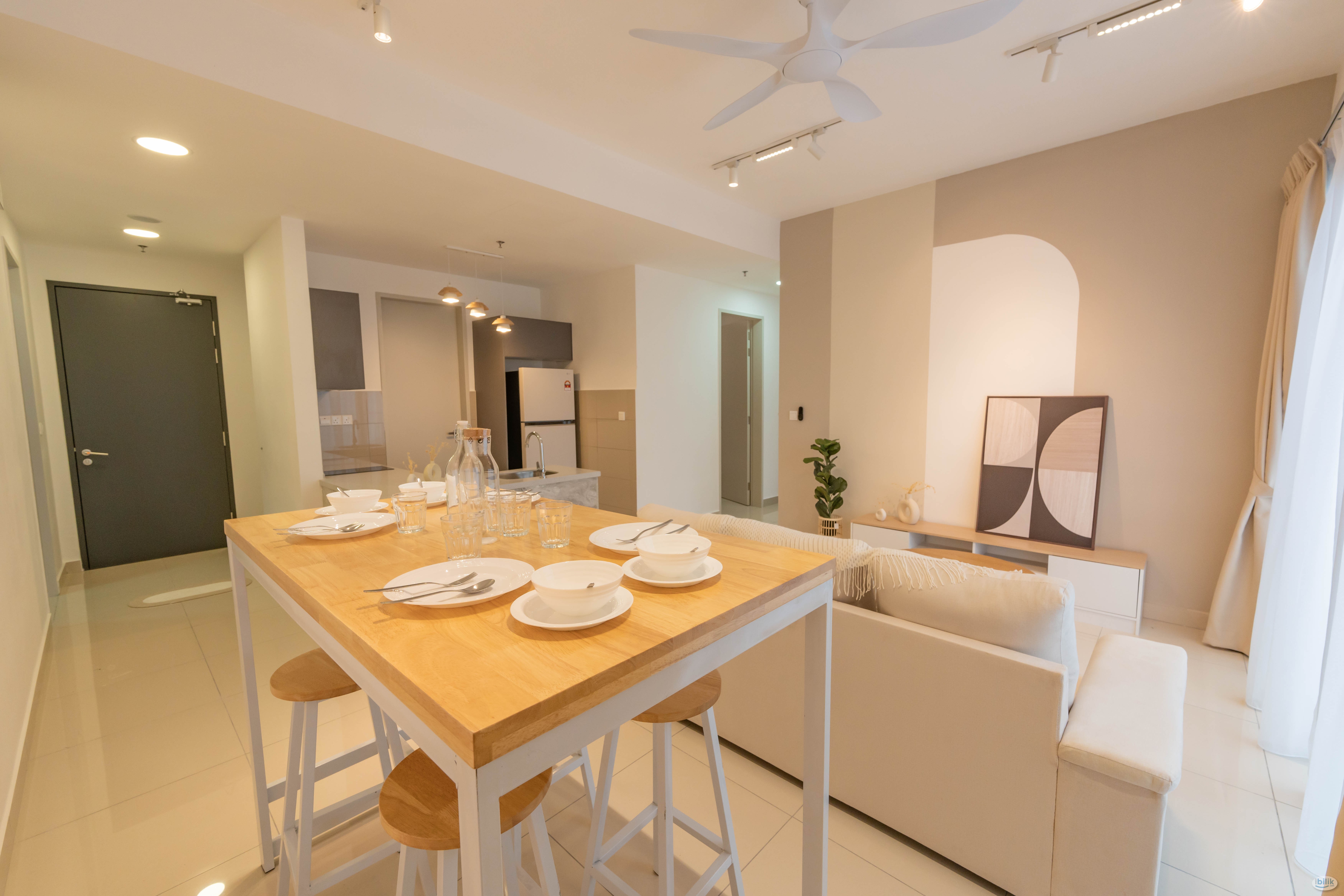 Image 1 of Studio with Balcony / Washer / Fridge - Shuttle bus to MRT Chan Sow Lin - Room rental in 
