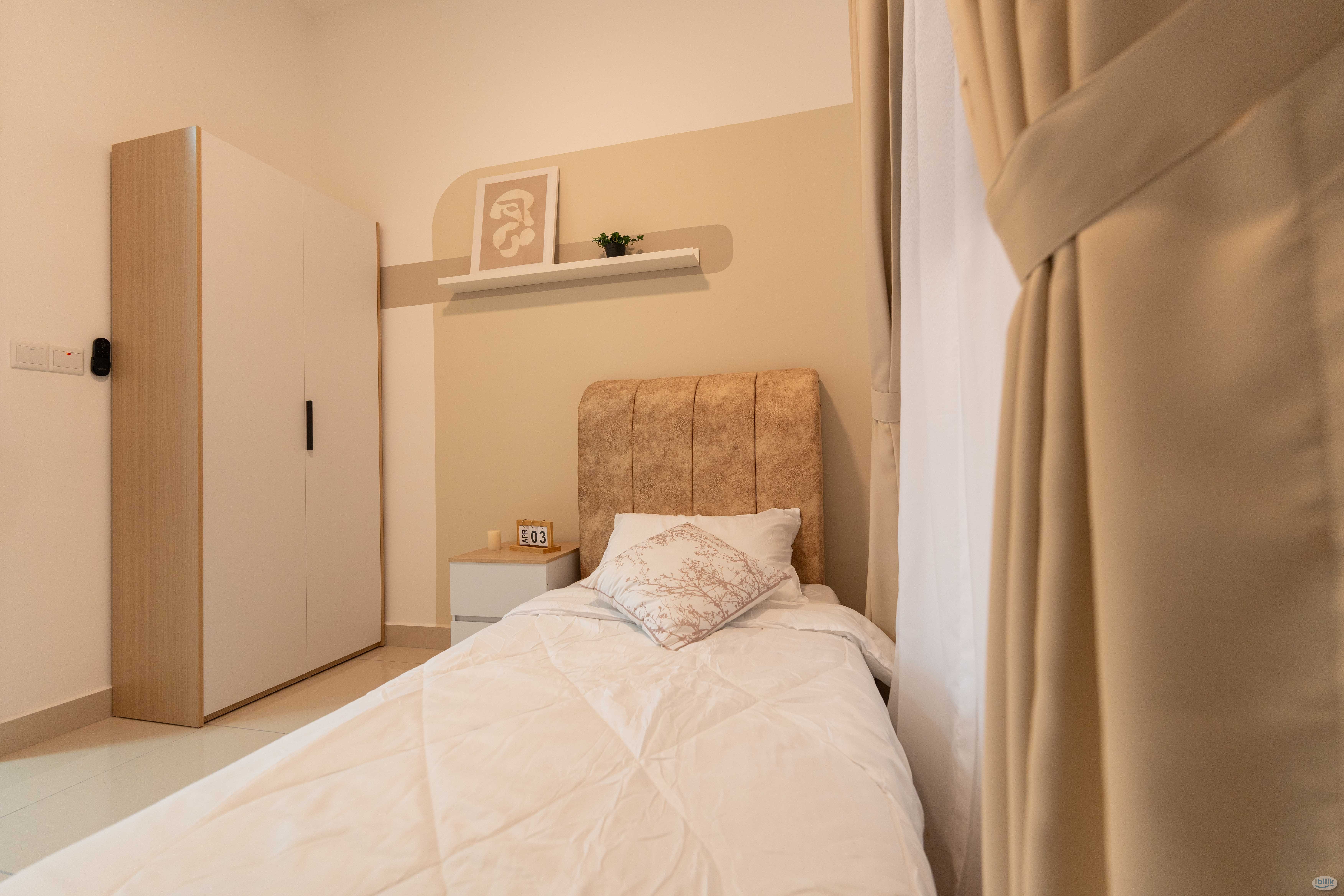 Image 3 of Studio with Balcony / Washer / Fridge - Shuttle bus to MRT Chan Sow Lin - Room rental in 