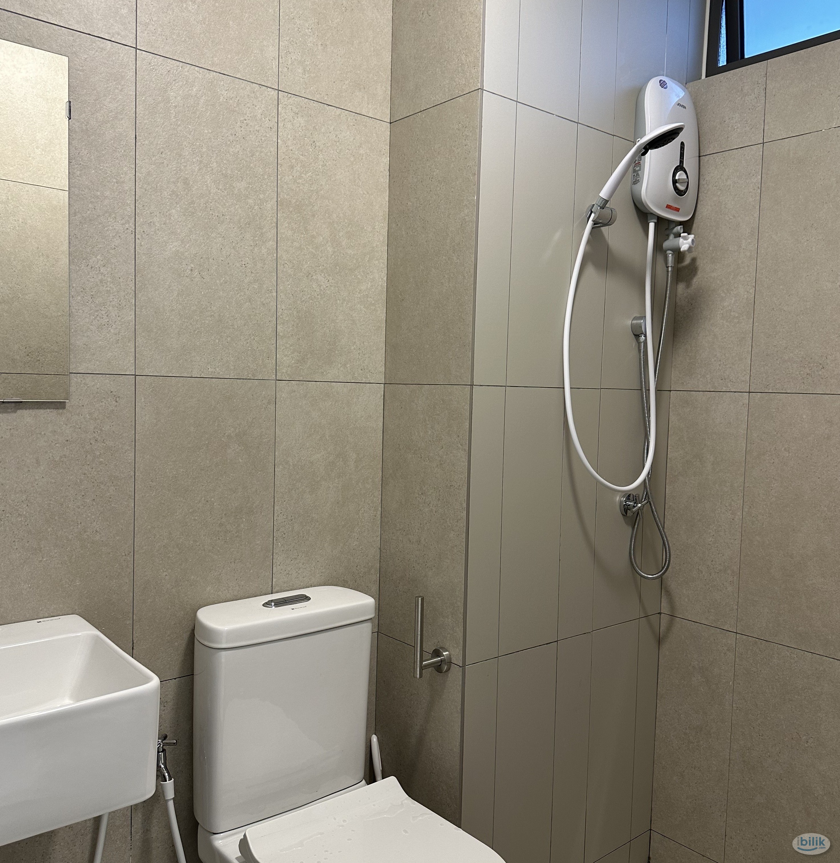 Image 2 of Middle Room with balcony at Kenwingston Platz, Setapak - Room rental in 