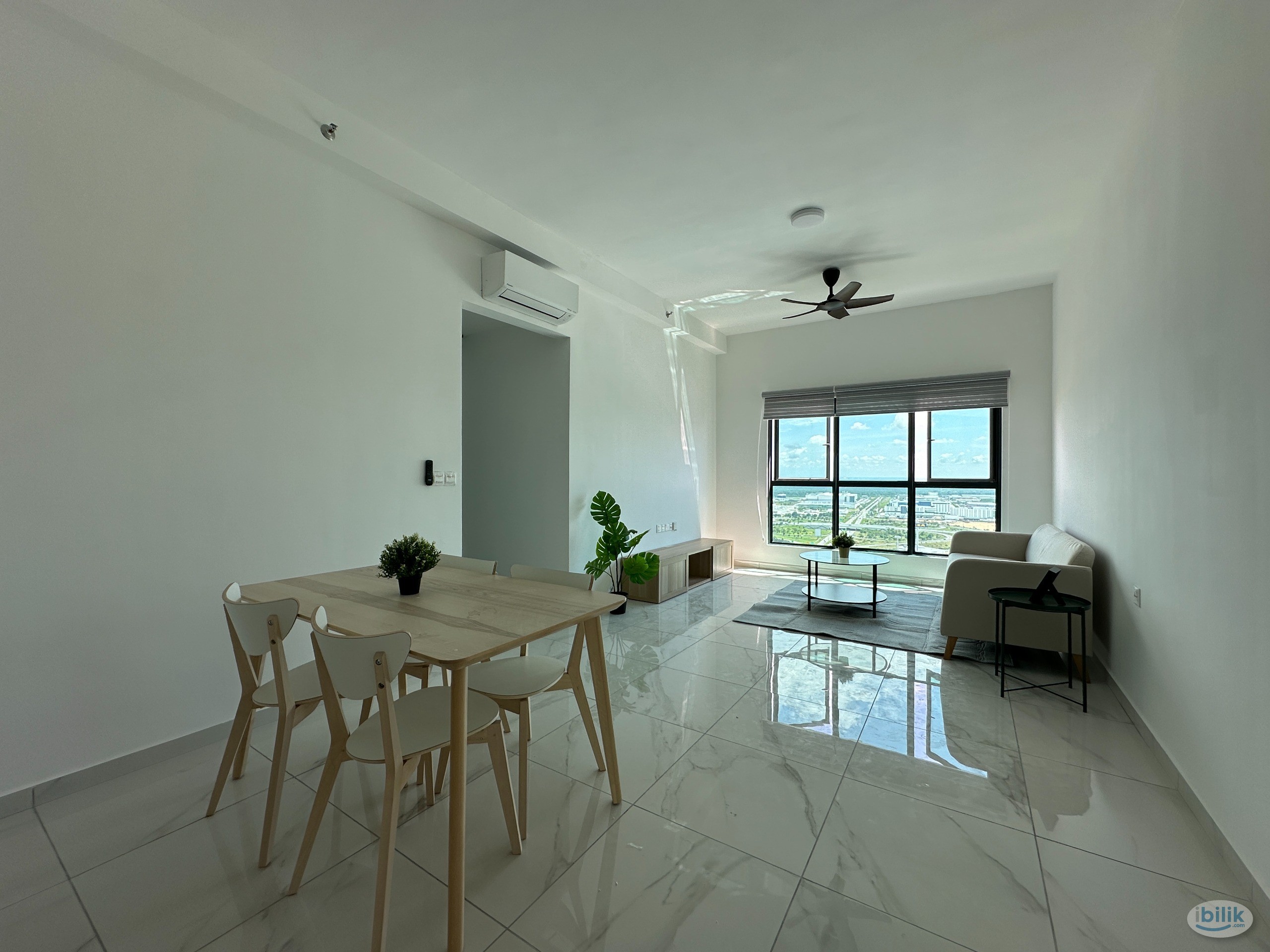 Image 1 of Middle Room at Batu Kawan, Seberang Perai - Room rental in 