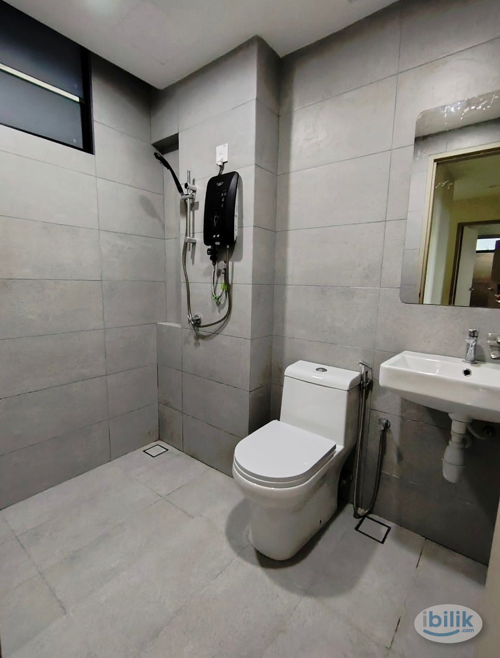 Image 5 of Middle Room at Batu Kawan, Seberang Perai - Room rental in 