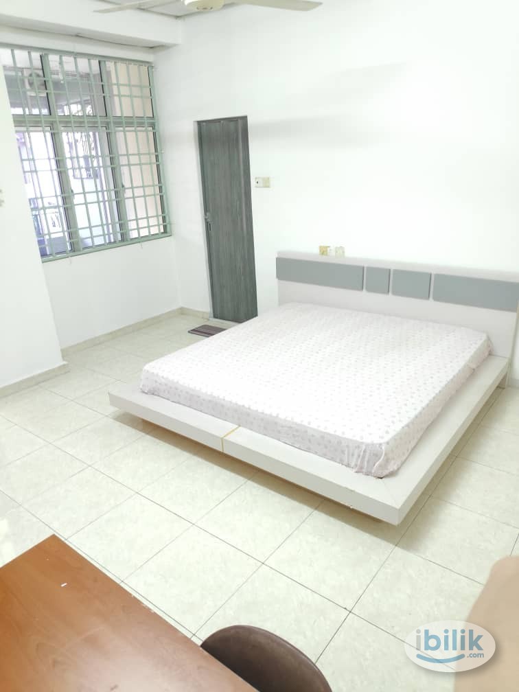 Image 1 of Master Room include utilities, house cleaning and wifi - Room rental in 