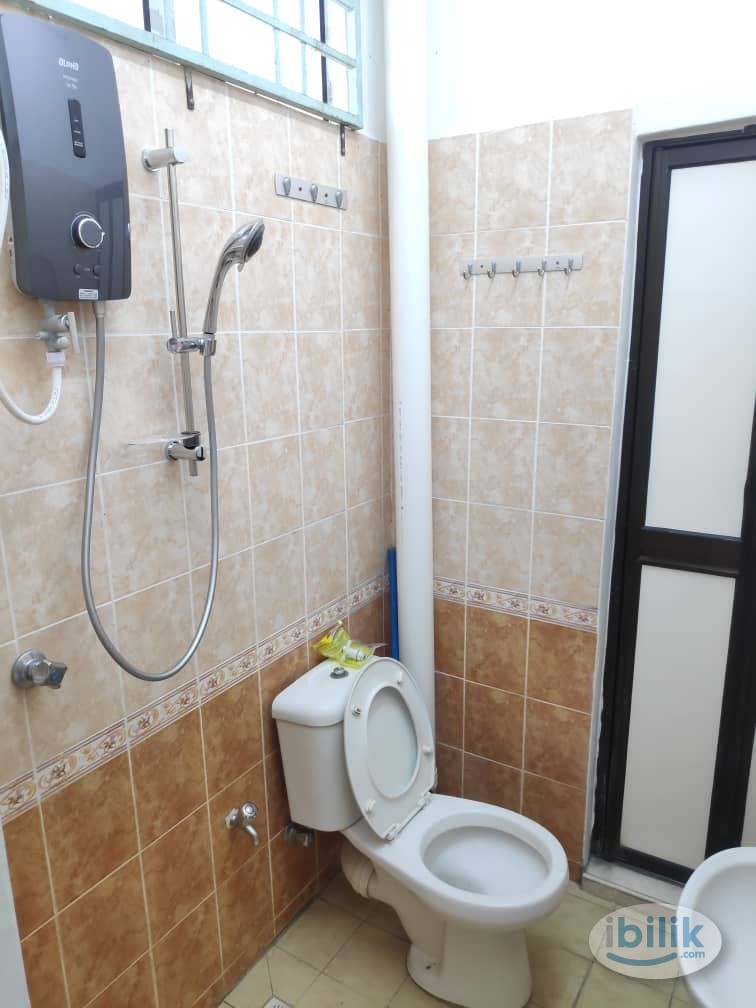 Image 2 of Master Room include utilities, house cleaning and wifi - Room rental in 