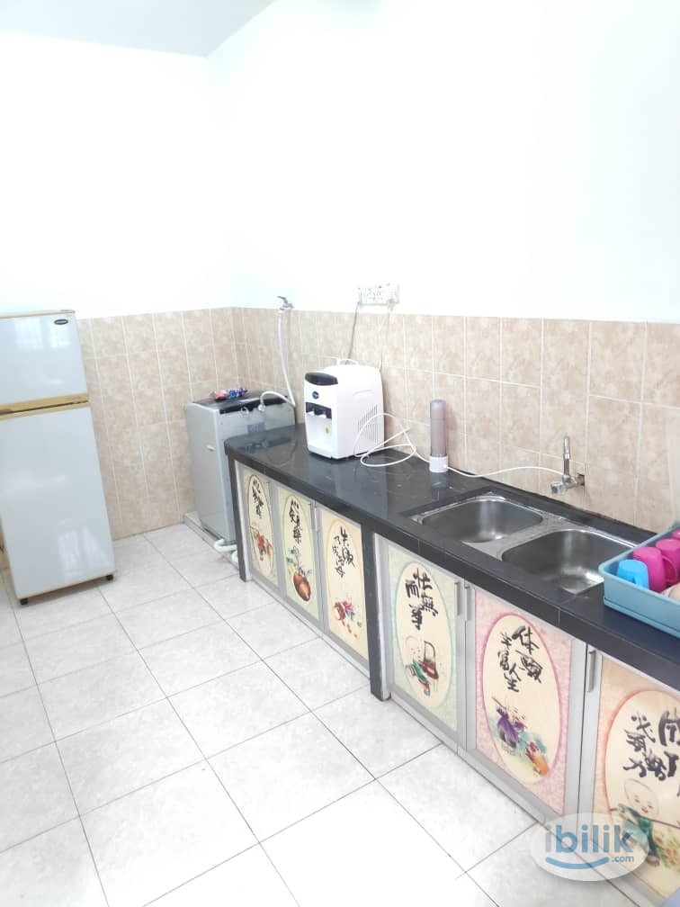 Image 3 of Master Room include utilities, house cleaning and wifi - Room rental in 