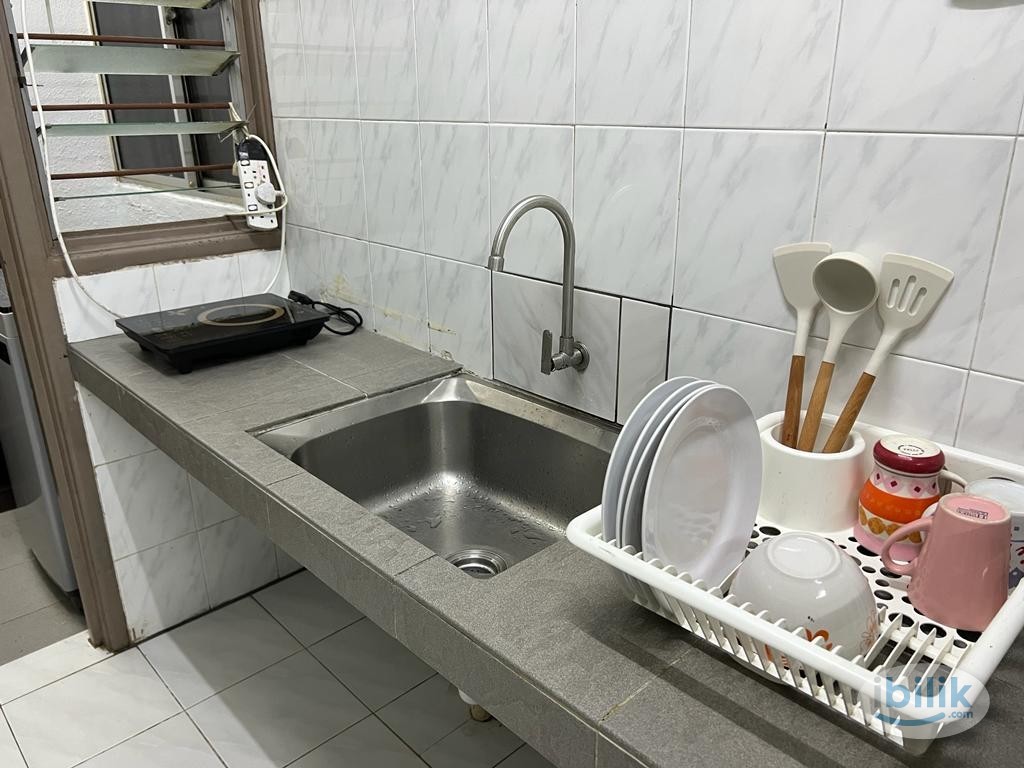 Image 5 of Pandan Court , Hospital Ampang. Fully furnish . - Room rental in 
