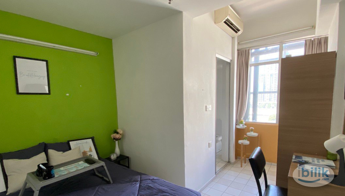 Image 1 of Queen bed @ MRT CHAN SOW LIN - Room rental in 