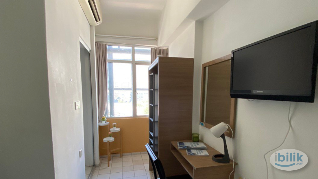 Image 2 of Queen bed @ MRT CHAN SOW LIN - Room rental in 