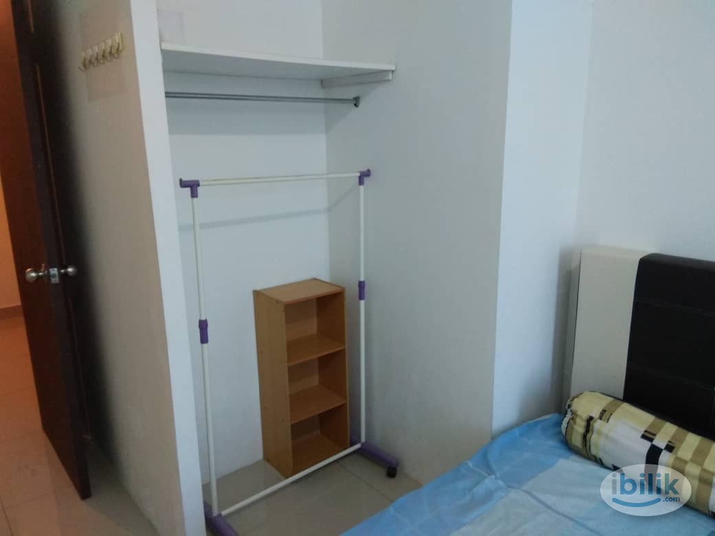 Image 4 of Nice Big Room at Two Bedroom Hse at Trefoil for Rent, Setia Alam (Direct owner) - Room rental in 
