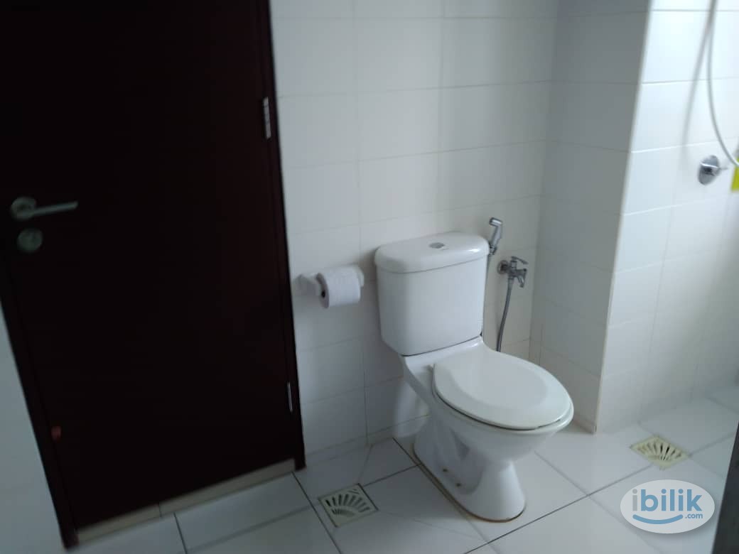 Image 4 of Nice Female Room at Trefoil, Setia Alam - Room rental in 