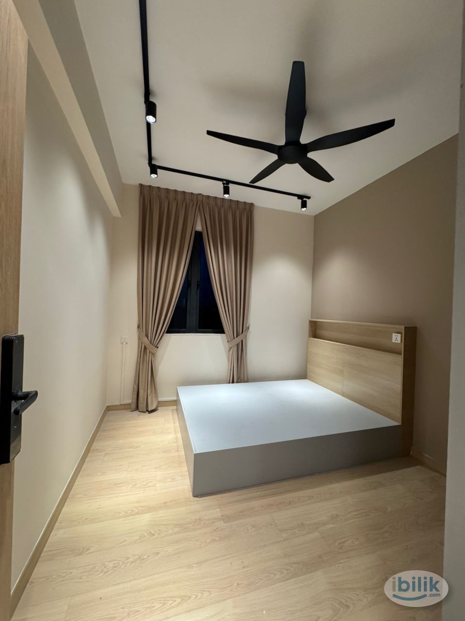 Image 1 of Middle Room at Aradia Residence @ Lake City KL North, Taman Wahyu (Fully, WiFi) - Room rental in 