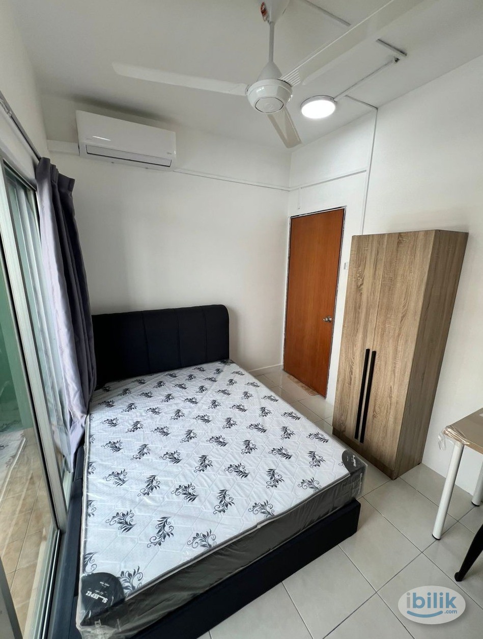 Image 2 of ✨ Private Balcony✨Medium AC Room for Rent @ METROPOLITAN SQUARE Residence, DAMANSARA PERDANA ✨ - Room rental in 