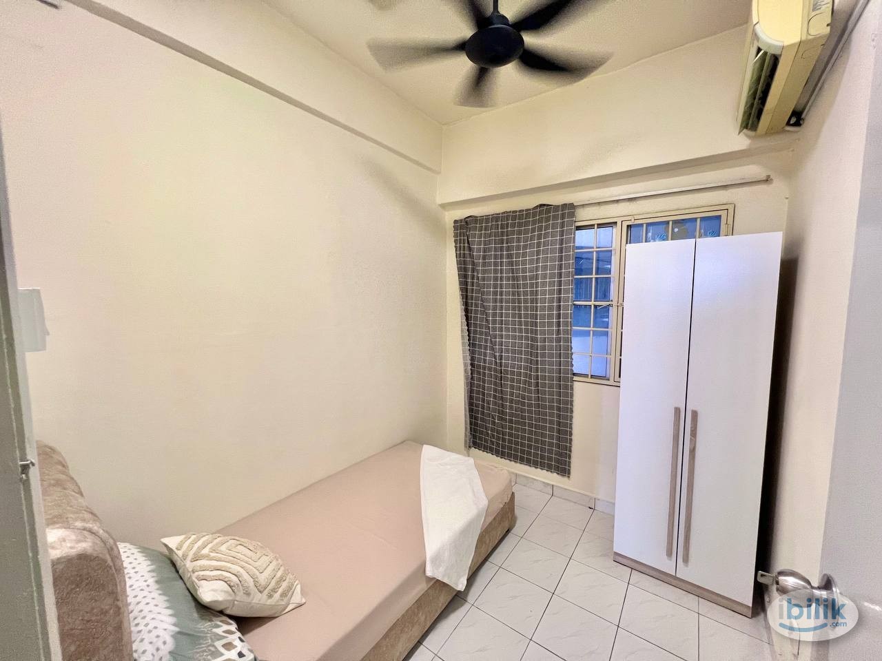 Image 1 of 10Min Walk to LRT Sri Petaling!!! FEMALE Unit Single room for rent at Endah Ria Condo near IMU APU NSK Restaurant Columbia Hospital - Room rental in 