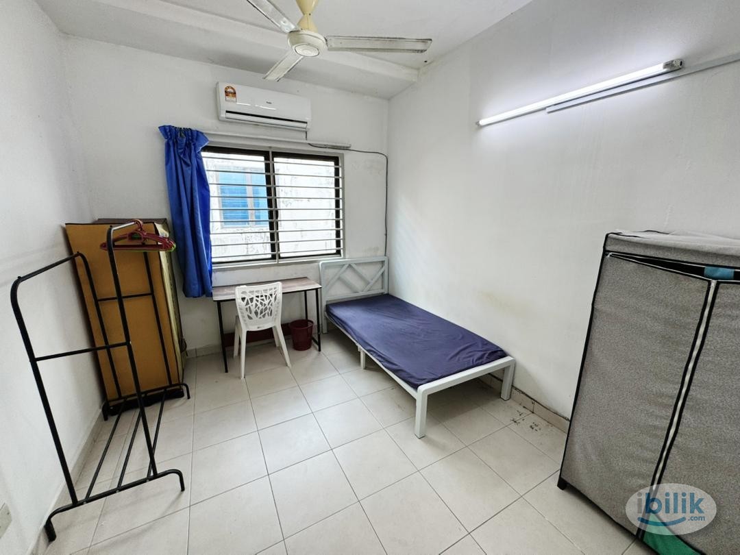 Image 3 of Fully Furnished Middle Room with Free Aircond🔥🛜Near Setia City Mall,Acces To Bukit Raja🌟Zero Deposit&Move In Fees🔥 - Room rental in 