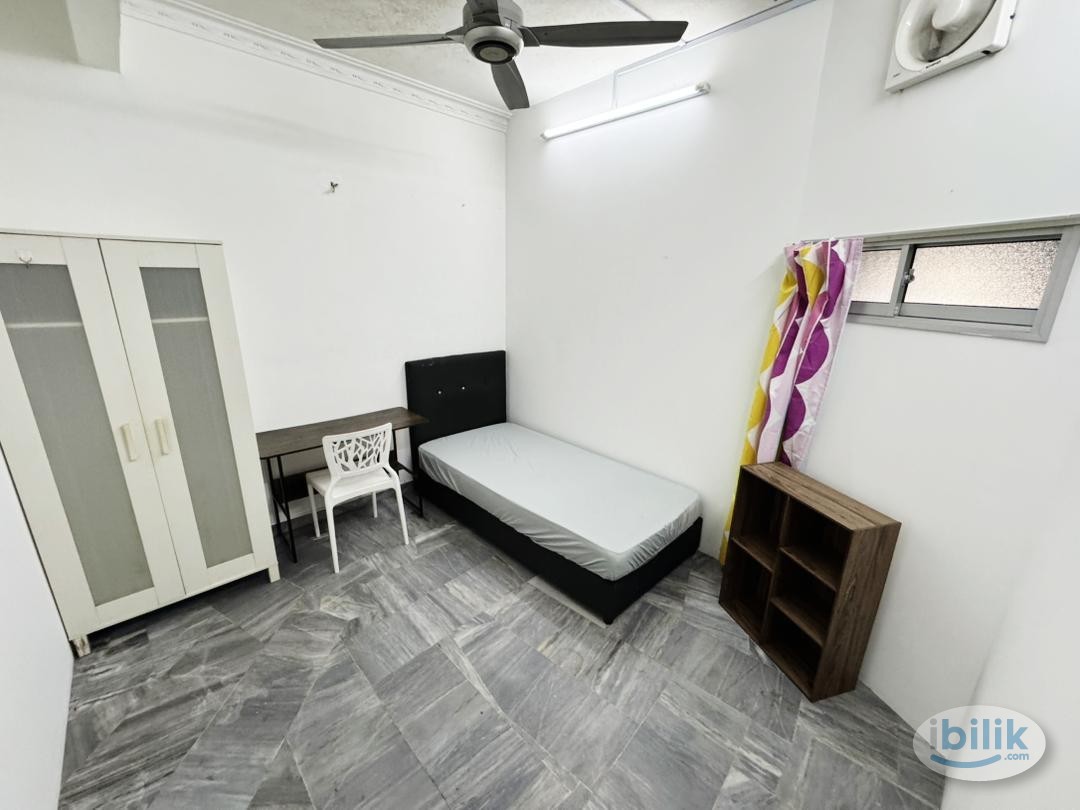 Image 1 of Zero Fees&Deposit Middle Room😮🔥Free Utilities Wifi,Aircond,Water Include😉Near MRT One Utama,1 Utama Shopping,IOI Mall Damansara,Ikea Damansara😊‼️‼ - Room rental in 