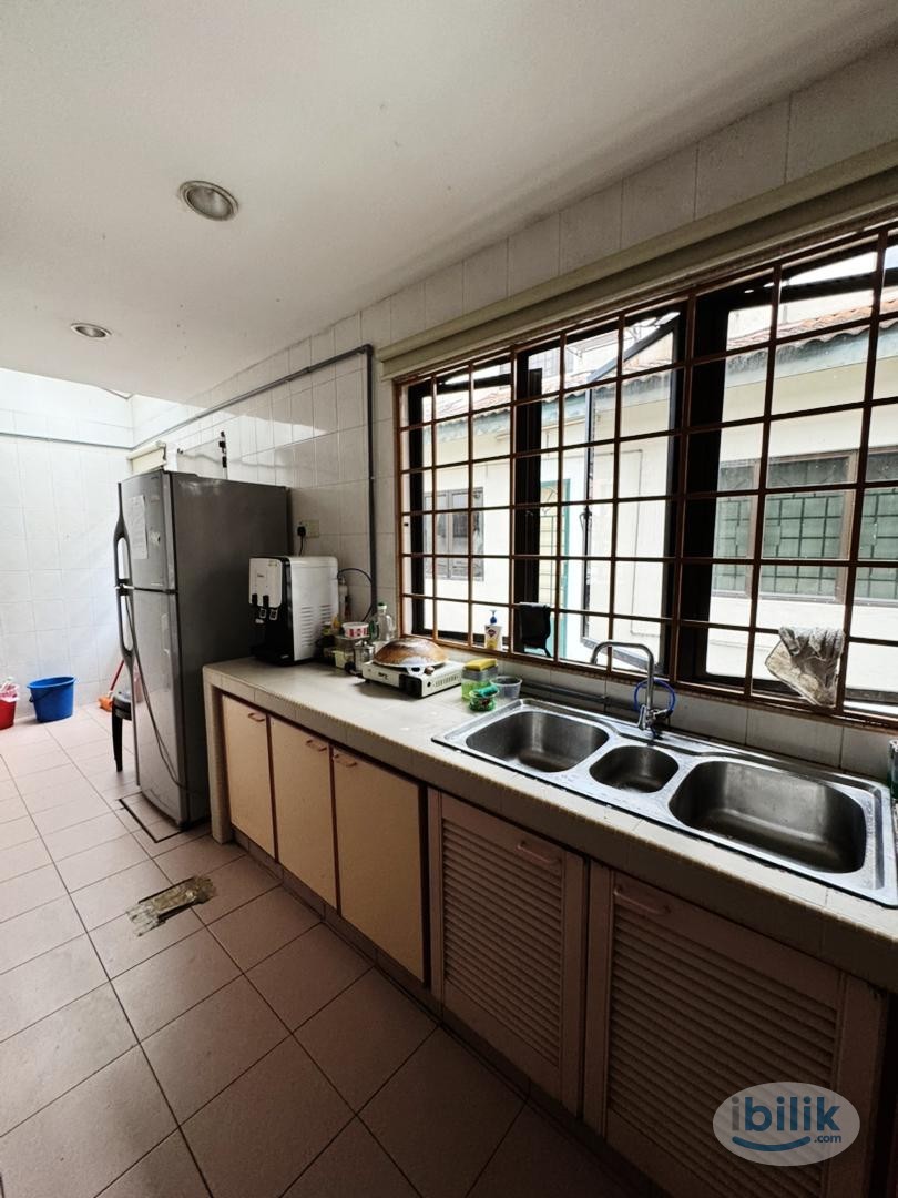 Image 5 of Zero Fees&Deposit Middle Room😮🔥Free Utilities Wifi,Aircond,Water Include😉Near MRT One Utama,1 Utama Shopping,IOI Mall Damansara,Ikea Damansara😊‼️‼ - Room rental in 