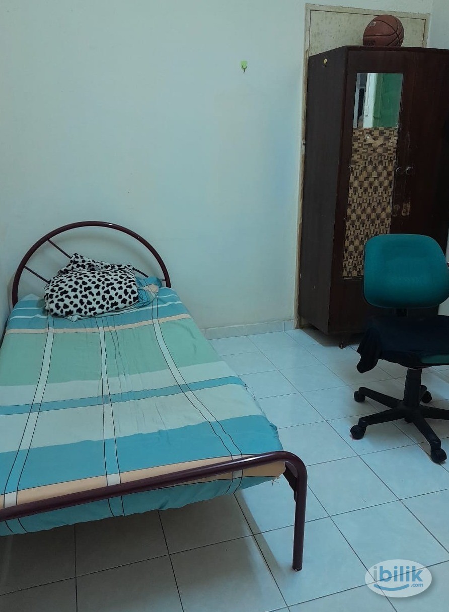Image 1 of Middle Room at Section 14, Petaling Jaya - Room rental in 