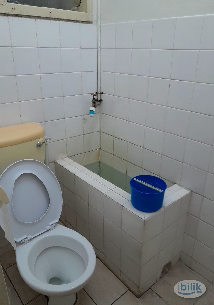 Image 3 of Middle Room at Section 14, Petaling Jaya - Room rental in 