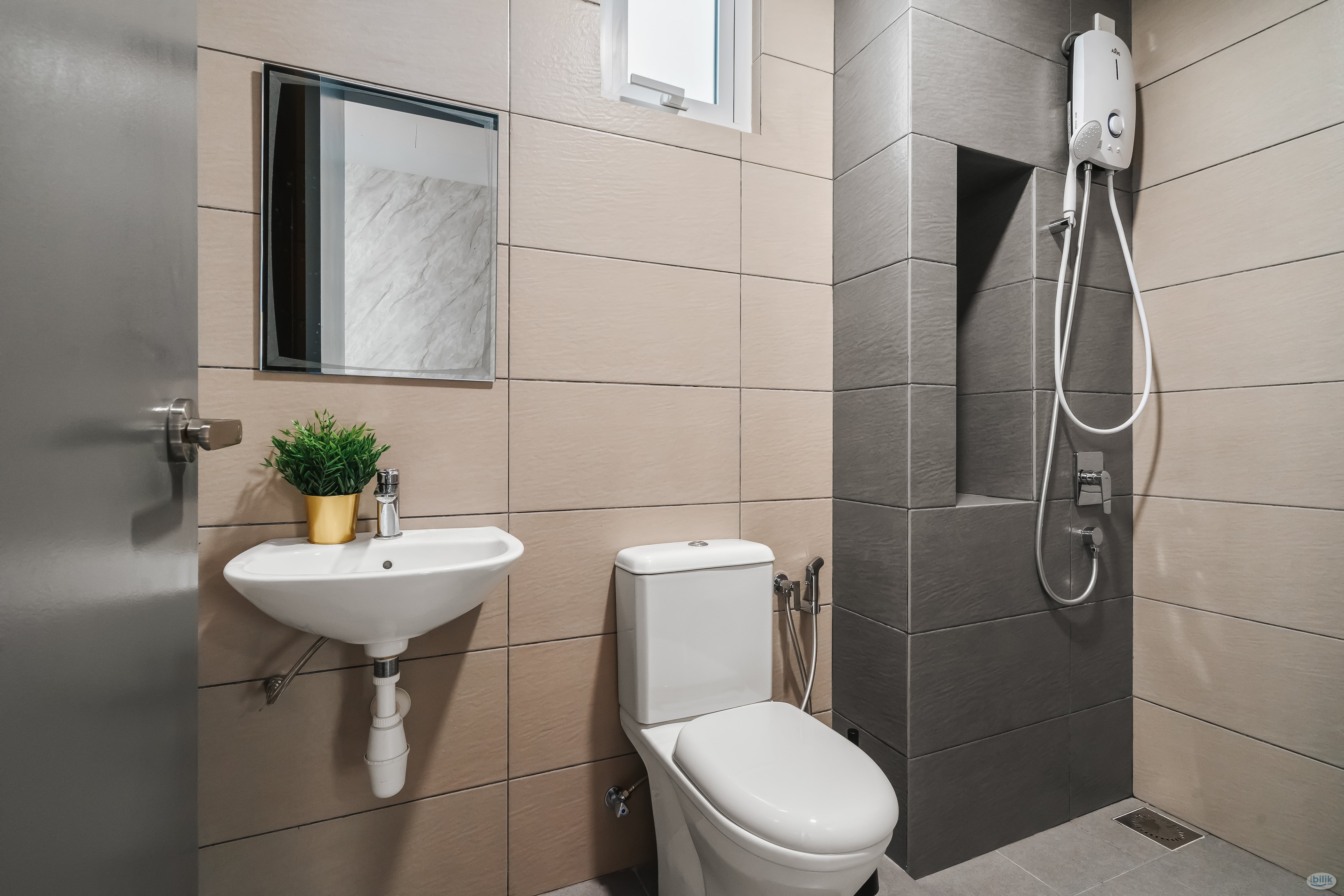 Image 5 of Middle Room at Inspirasi, Mont Kiara [PROMO] - Room rental in 