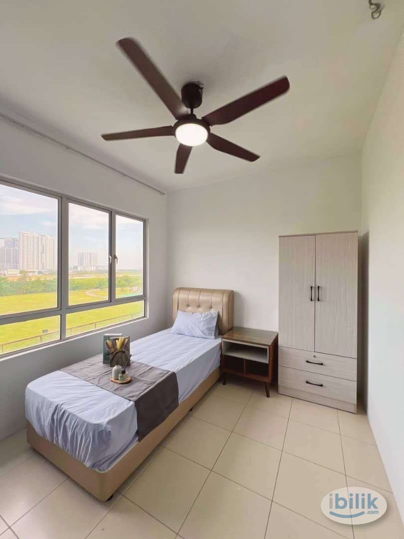 Image 1 of Middle Room at Batu Kawan, Seberang Perai - Room rental in 