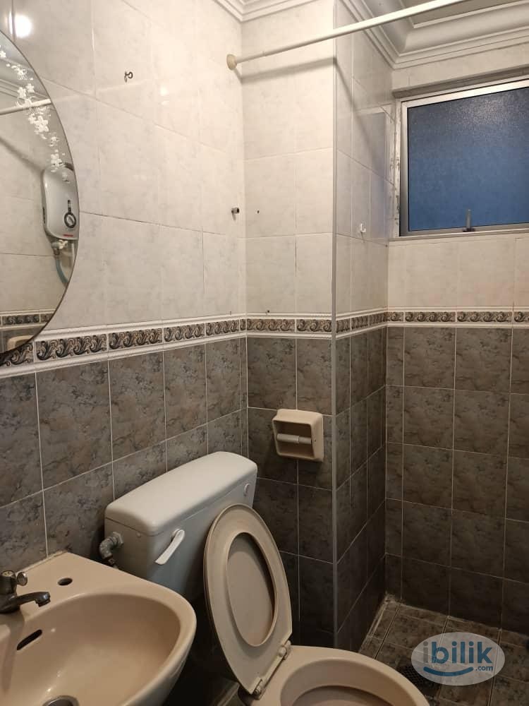Image 4 of Master Room at Forest Green, Bandar Sungai Long - Room rental in 