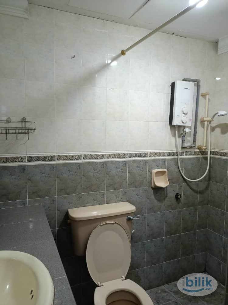 Image 3 of Middle Room at Forest Green, Bandar Sungai Long - Room rental in 