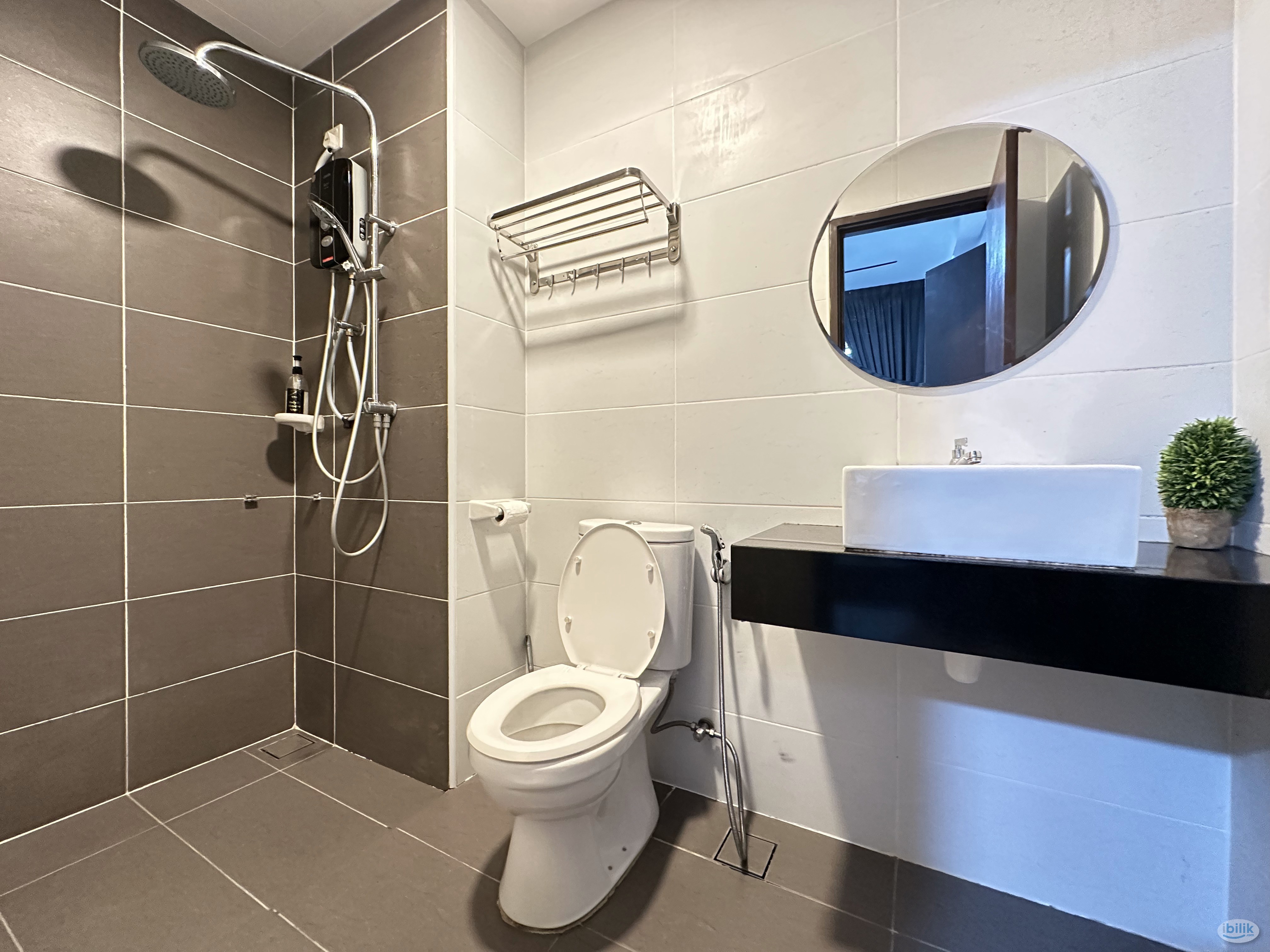 Image 2 of 🌈Taman Daya Condo Cozy Middle Room with Private Bathroom Available🌈 - Room rental in 