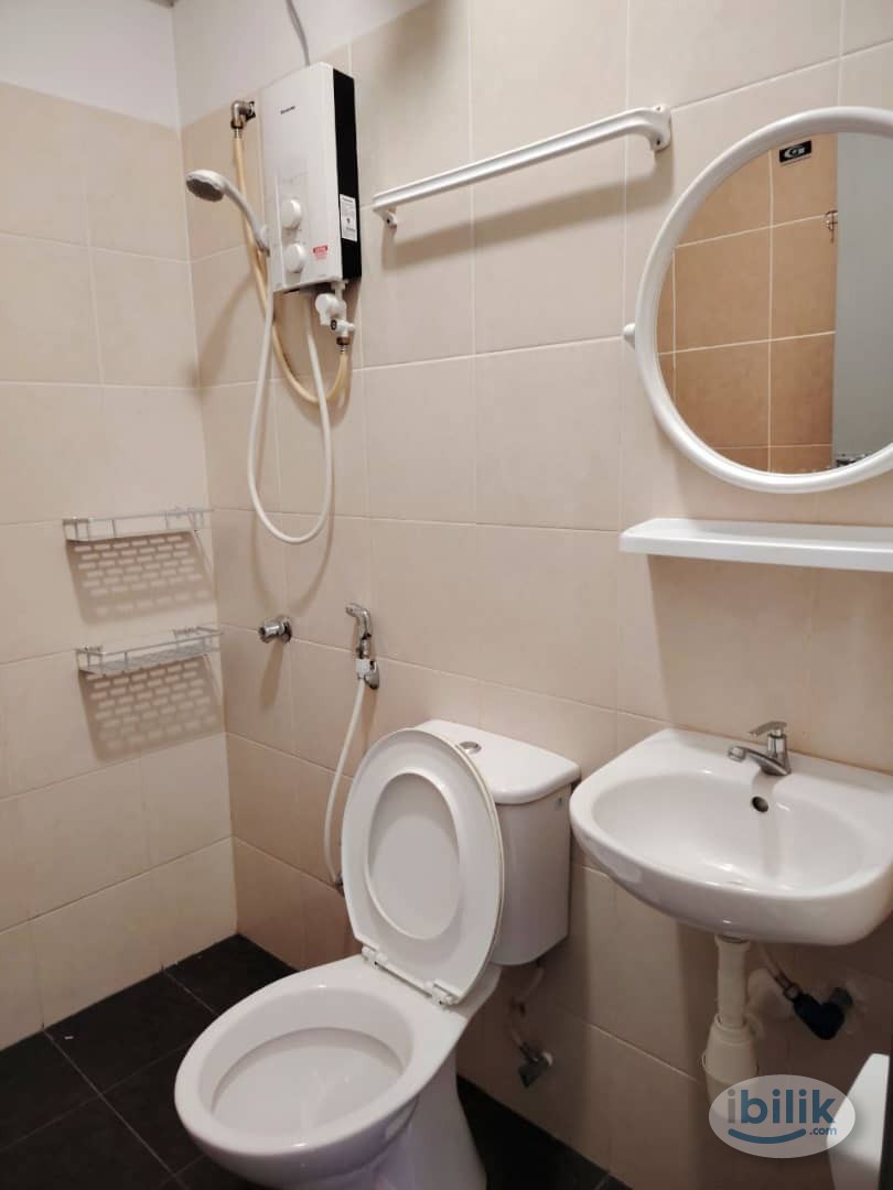 Image 2 of Middle Room at Batu Kawan, Seberang Perai - Room rental in 