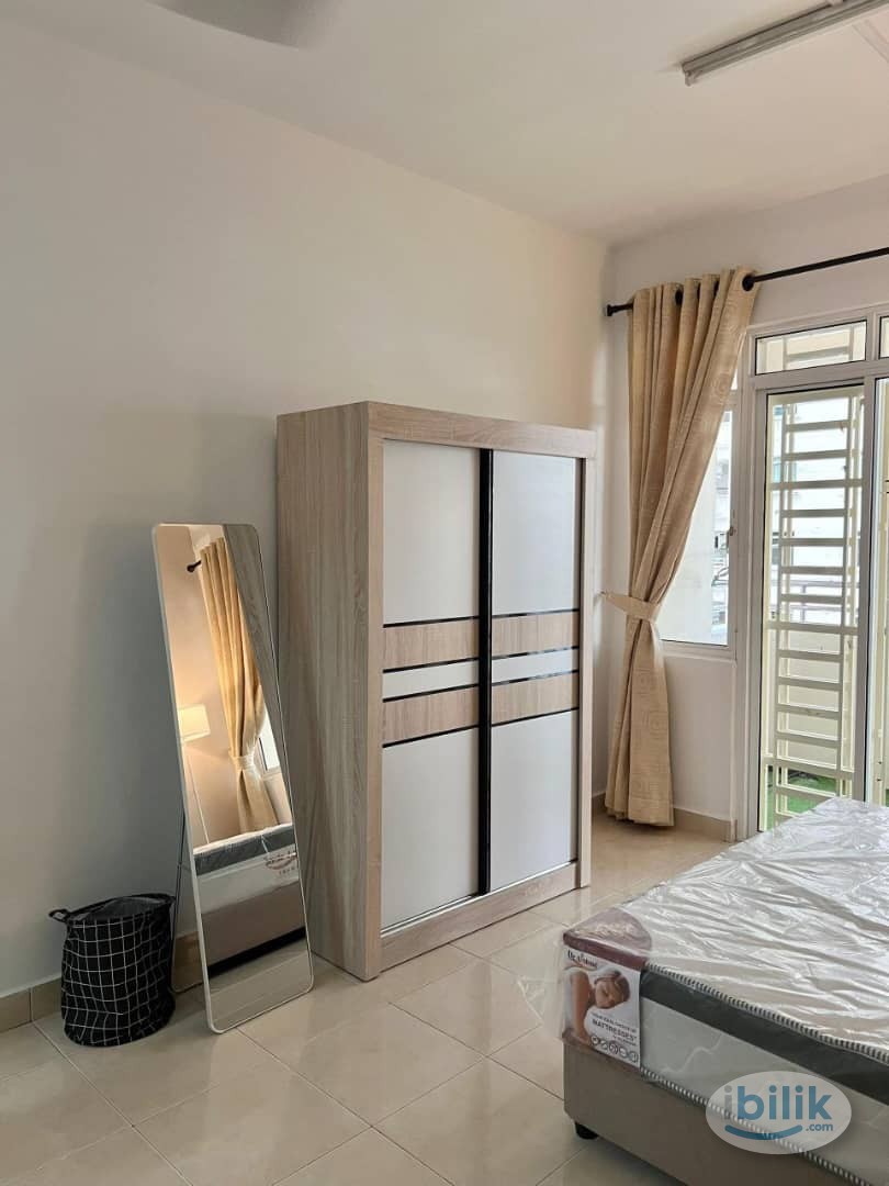Image 5 of Master Room at D'Piazza Condominium, Bayan Baru - Room rental in 