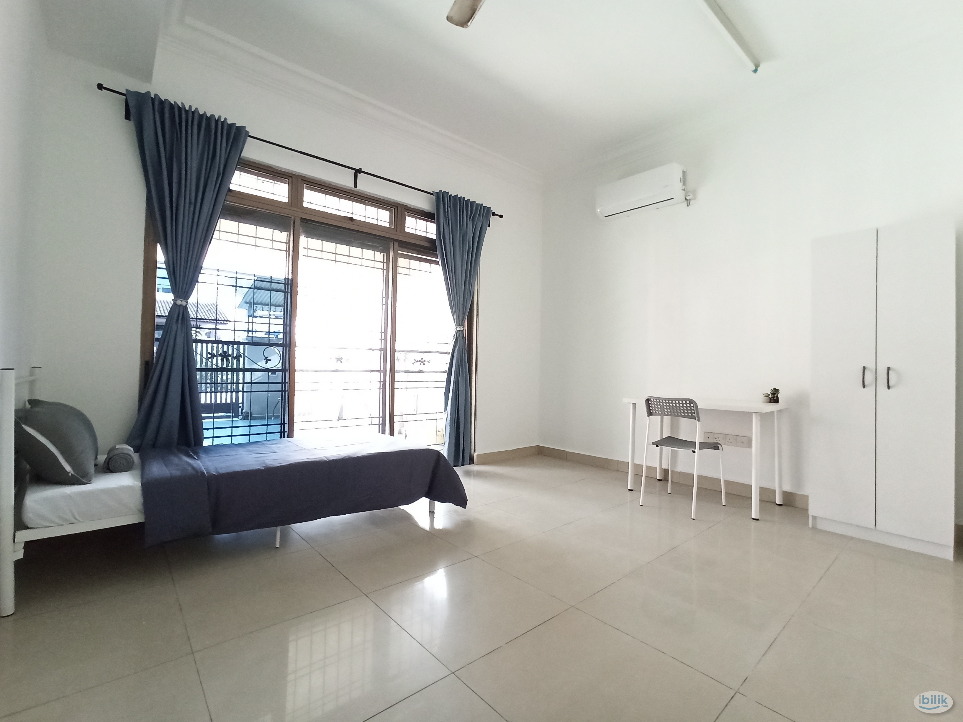 Image 1 of 🤩🤩Mount Austin Big and Cozy Single Aircon Room for Rent❣️ - Room rental in 
